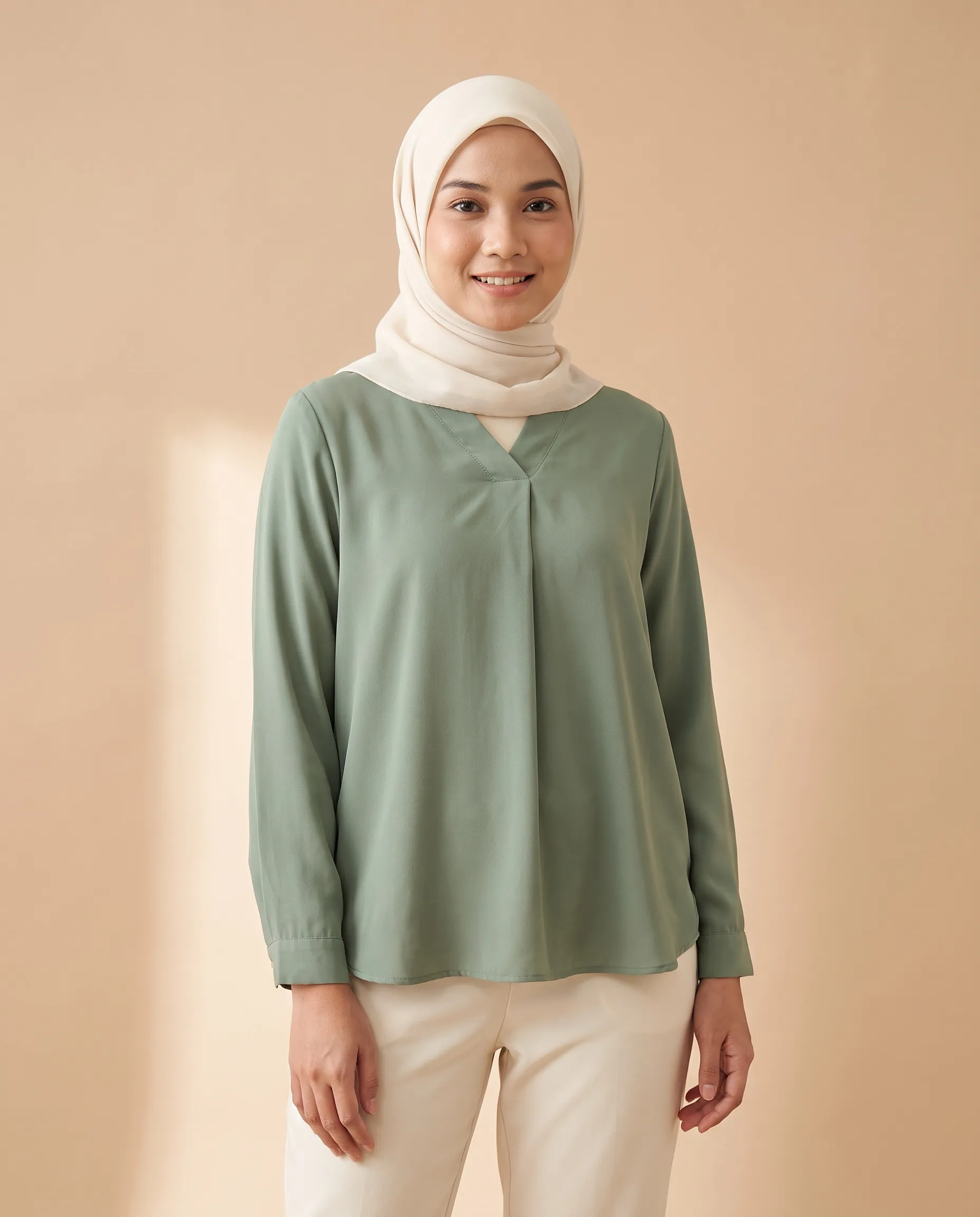 Blus Laras warna Sage